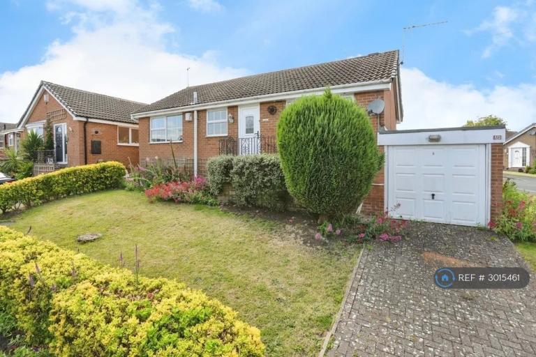 2 bedroom house in Stonebeck Avenue, Harrogate, HG1 (2 bed) (#3015461)