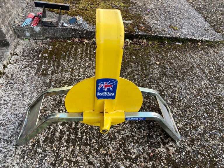 Bulldog Wheel Clamp