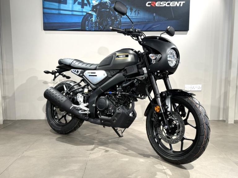YAMAHA XSR125 IN LUNAR GREY WITH CAFE RACER PACK FITTED - BRAND NEW - IN STOCK!