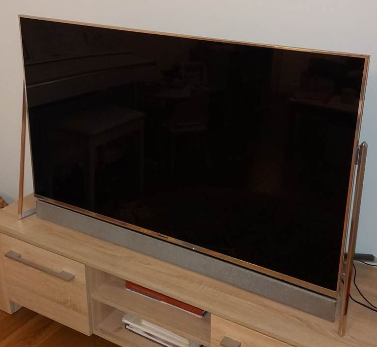 Panasonic LED TV TX-50DX802B, 50 inch, 4K PRO Studio Master UHD with dedicated sound bar