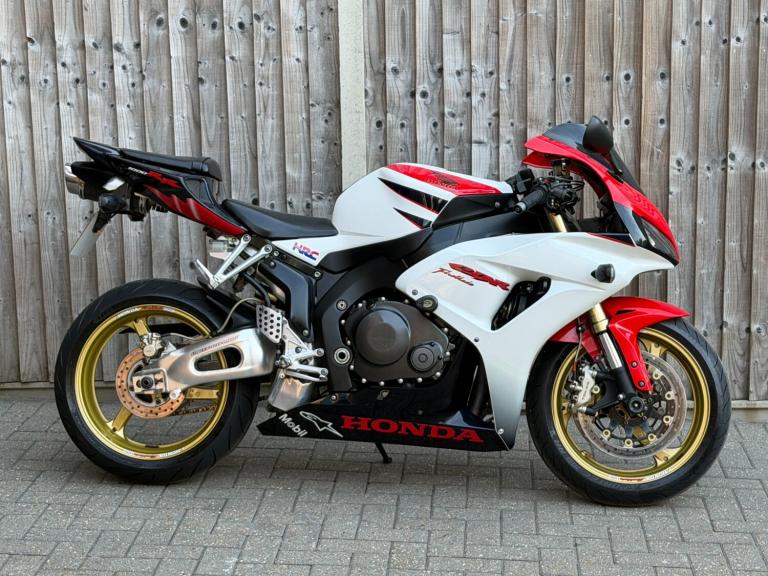 HONDA CBR 1000 RR FIREBLADE HRC EDITION 2007 (57) + LOADS OF PAPER WORK !!!