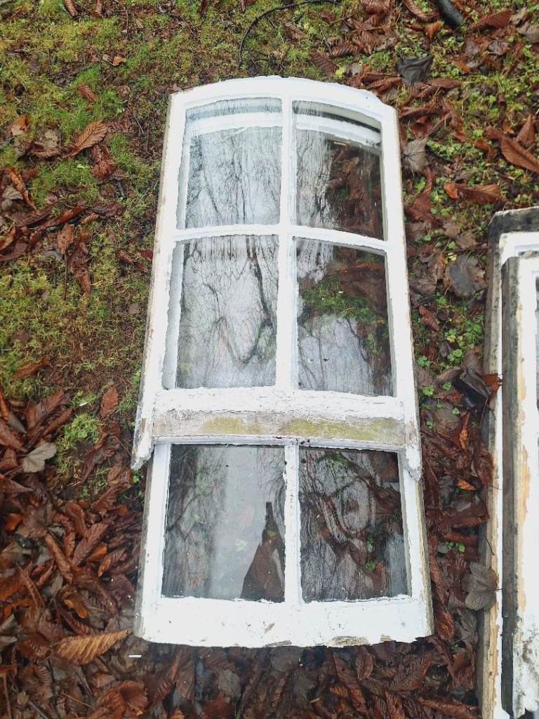 Sash windows. Curved and square