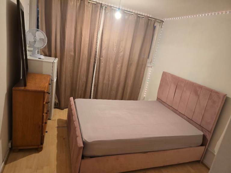 Bright & cozy room for rent - perfect location 