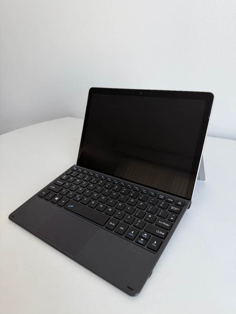 Surface Go 2, 10.5 inch, 4GB RAM, 64GB SSD - Like New
