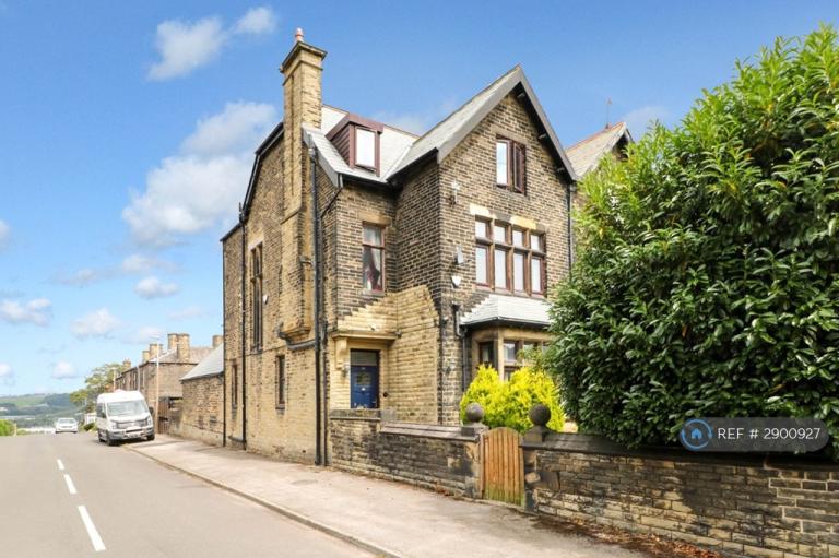 6 bedroom house in Whitcliffe Road, Cleckheaton, BD19 (6 bed) (#2900927)