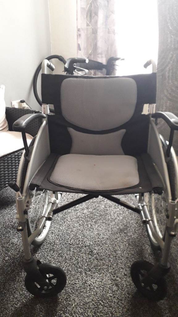 Lightweight Foldable Wheelchair – Good Condition