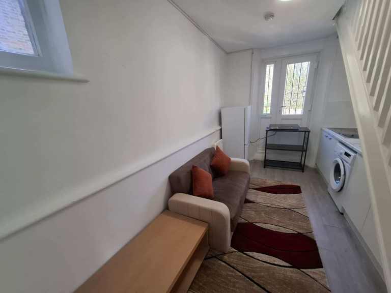 Newly decorated two story studio flat 