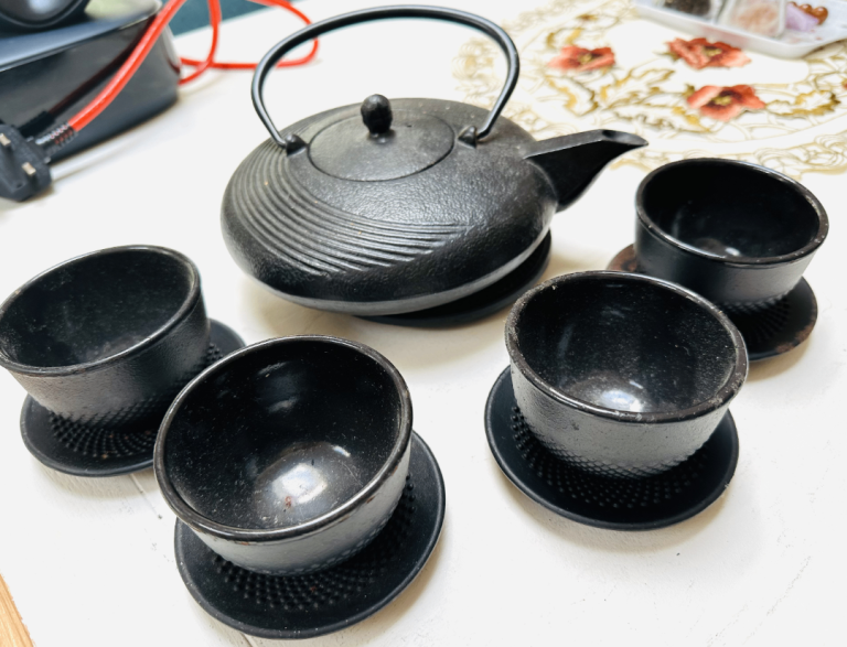 Japanese Black Cast Iron Teapot Tea Pot Teapor Tetsubin Cups Saucers Trivet Set