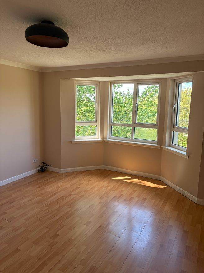 Lovely 2 bedroom flat in Howden,Livingston