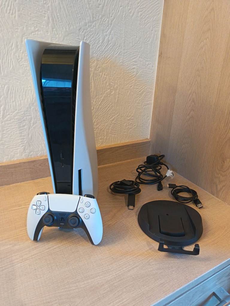 PS5 / PlayStation 5 825GB Disc Edition Console