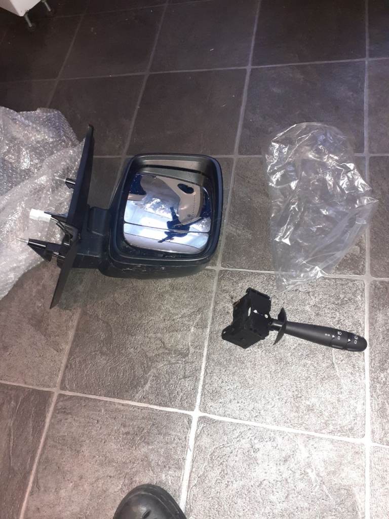 RENAULT TRAFFIC MIRROR AND LIGHT STORK 