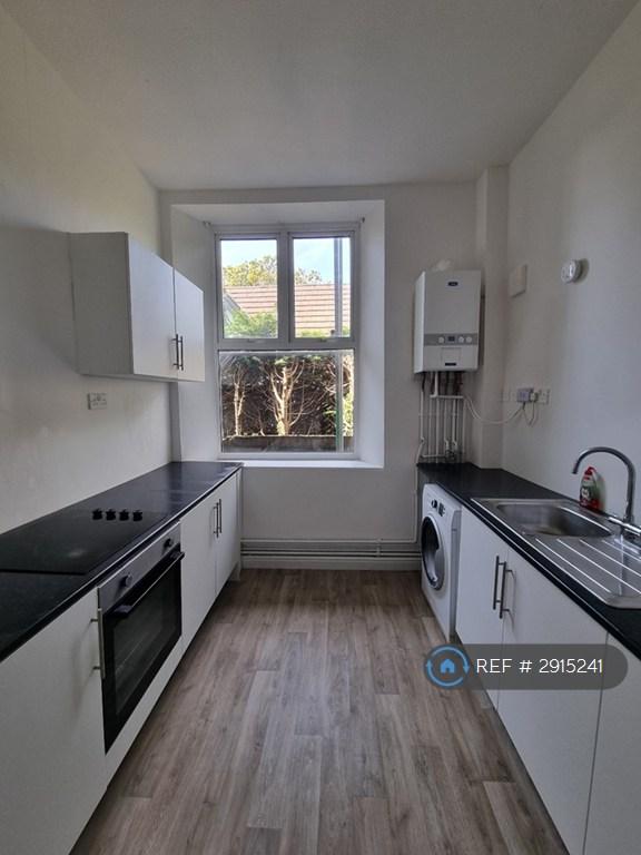 2 bedroom flat in Granville Terrace, Mountain Ash, CF45 (2 bed) (#2915241)