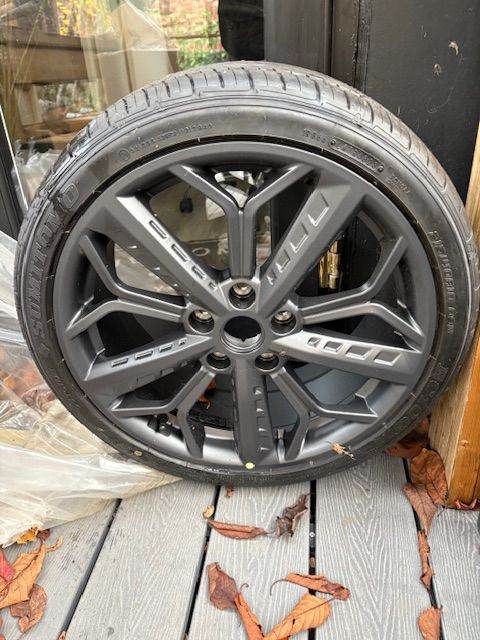 i20 N Hyundai Alloy Wheel and Tyre 