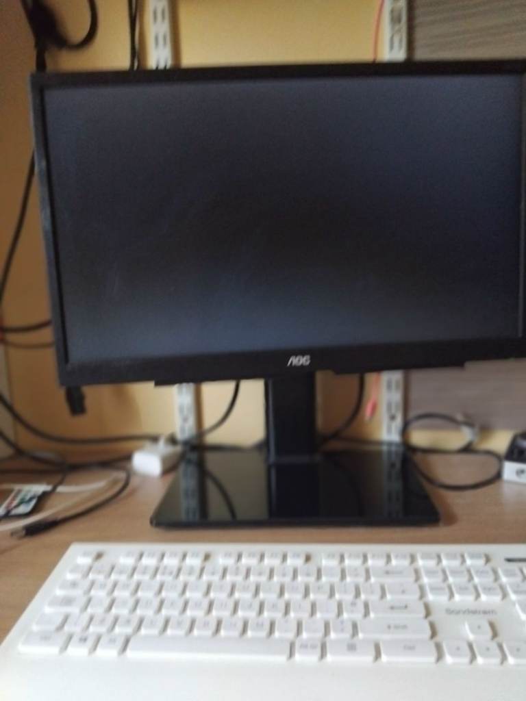 AOC Computer Monitor – Good Condition, Black