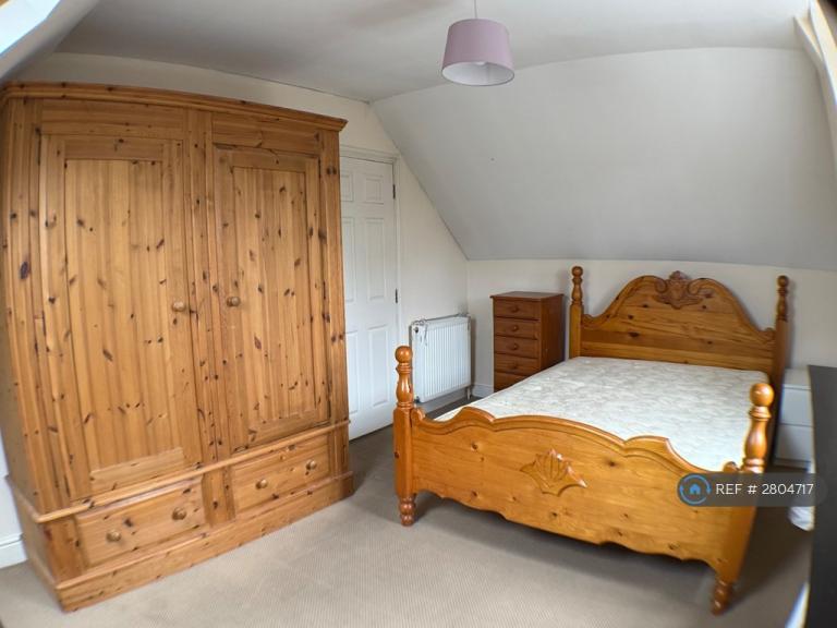 2 bedroom flat in Park Road, Watford, WD17 (2 bed) (#2804717)