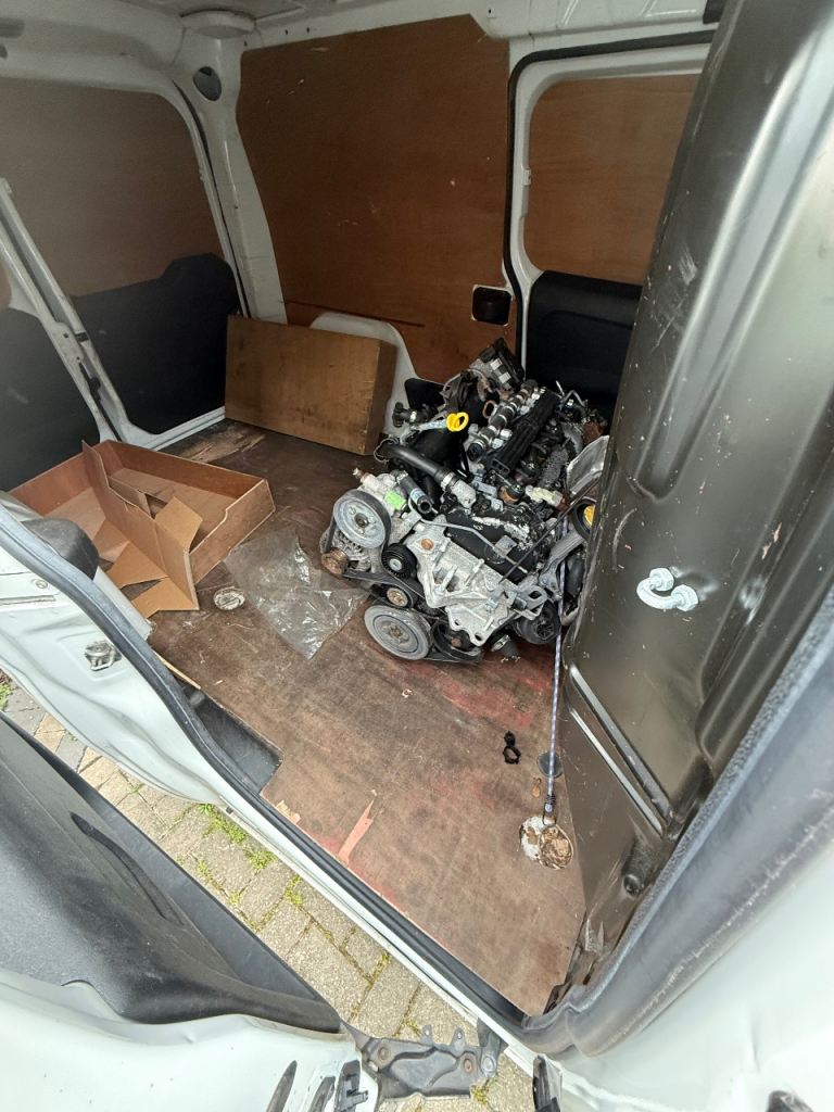 2 complete Vauxhall combo engines a13fd