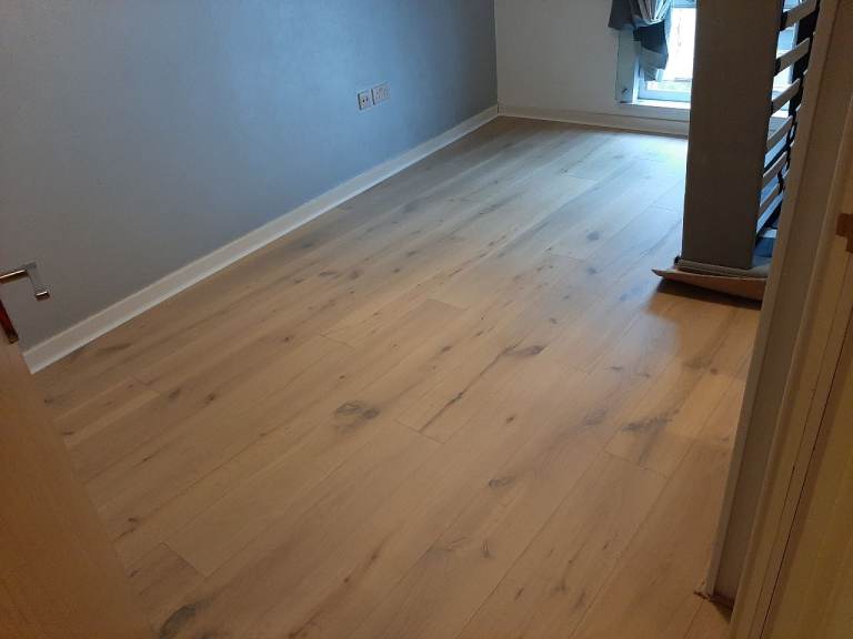 .Carpet-vinyl-Laminate-Lvt-Spc-wood-floors..