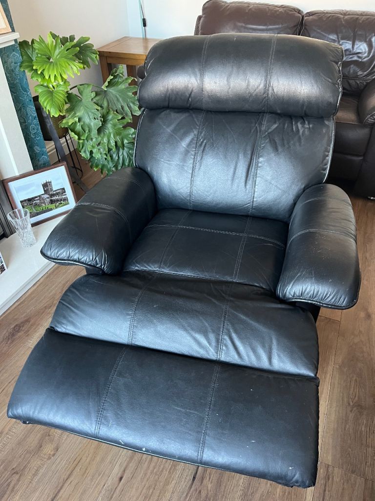 FREE Black Leather Recliner Armchair – Good Condition