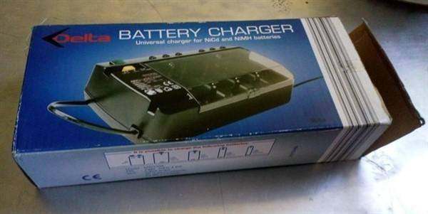 Delta battery charger universal charger for NiCd and NiMH batteries
