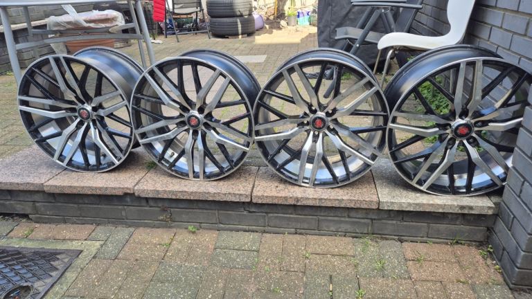Alloy wheels 