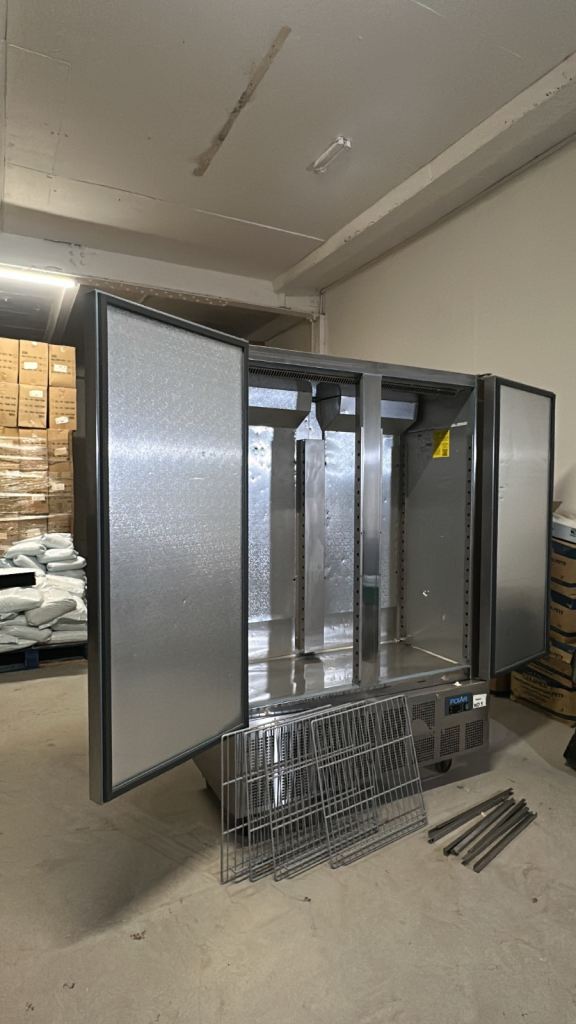Polar Double Door Commercial Fridge/Freezer – Good Working Order