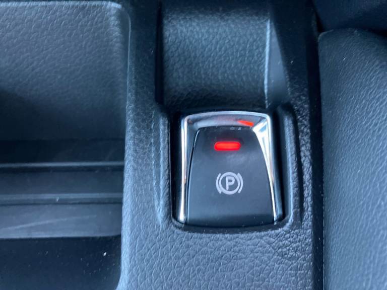 2017 Nissan Qashqai 1.5 dCi N-Connecta 5dr SUV DIESEL Manual