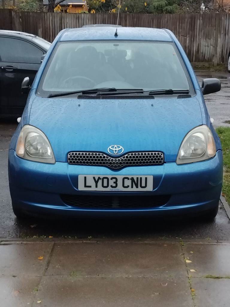 Toyota yaris colour 2003 3 door ulez 1ltr please read discription