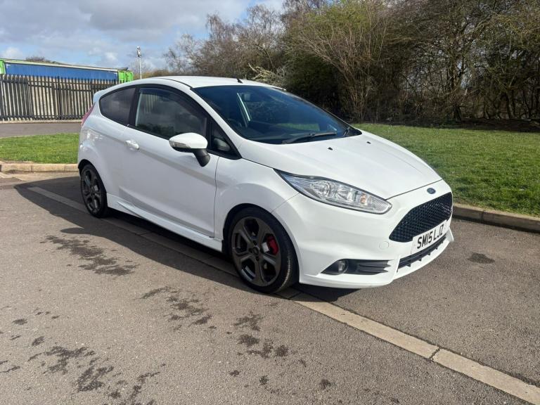 2015 Ford Fiesta 1.6 EcoBoost ST-3 3dr HATCHBACK Petrol Manual