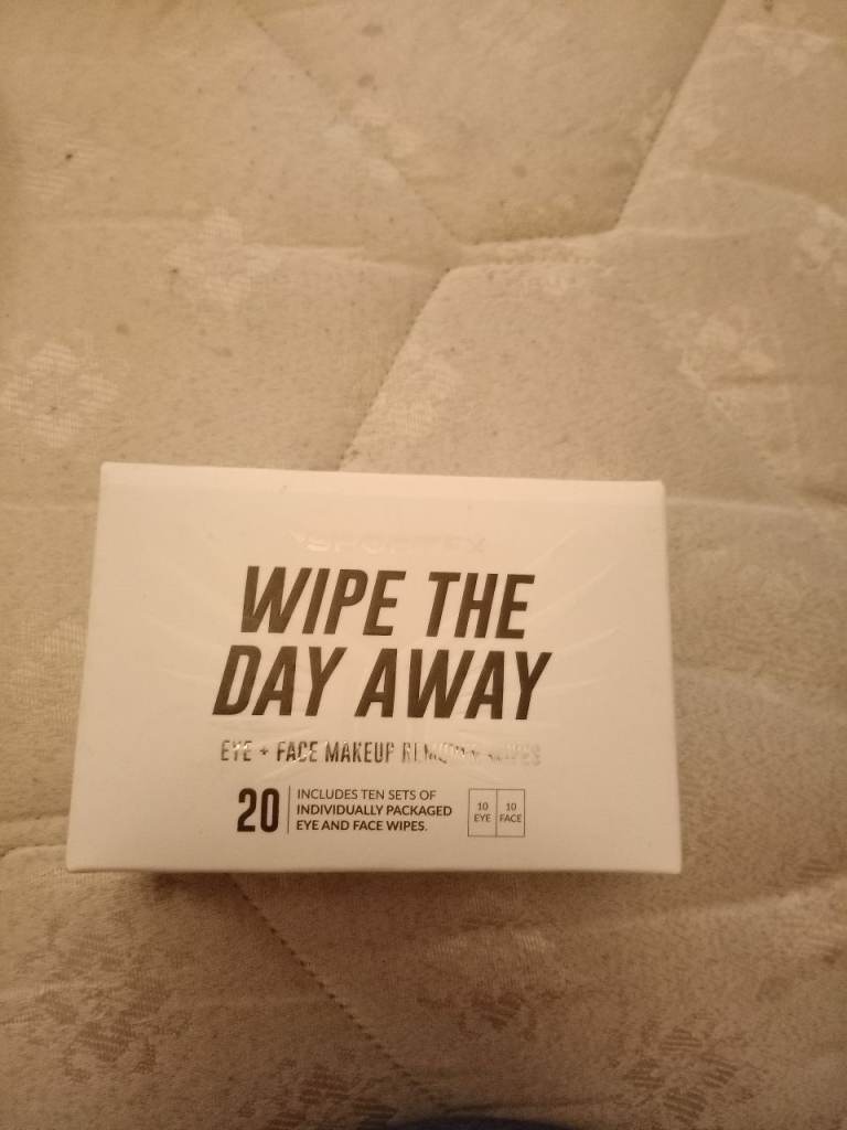 Makeup wipes 