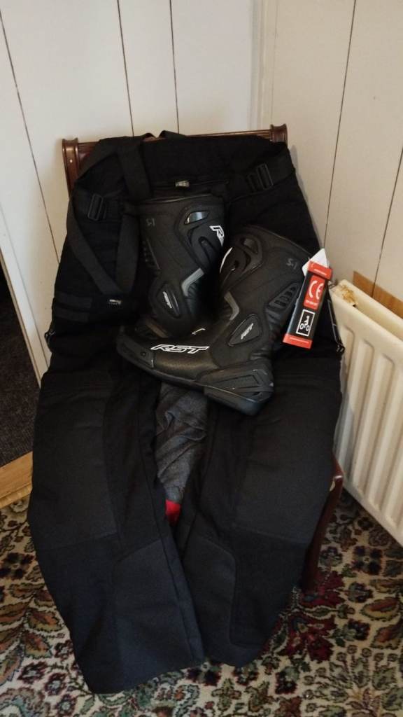 Matching RST jacket, trousers and boots