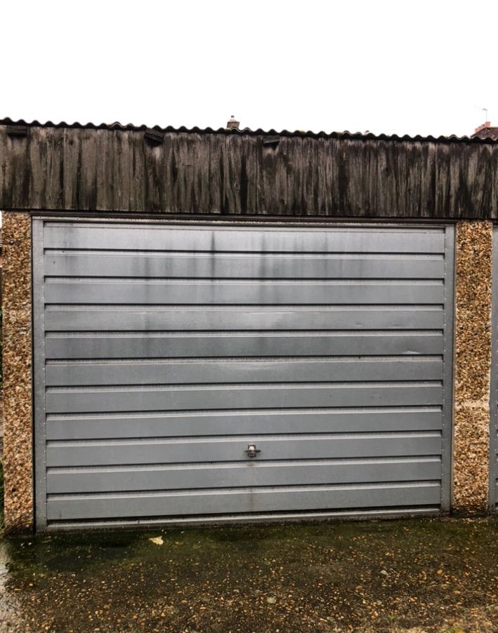 Garage to rent Canons Park 