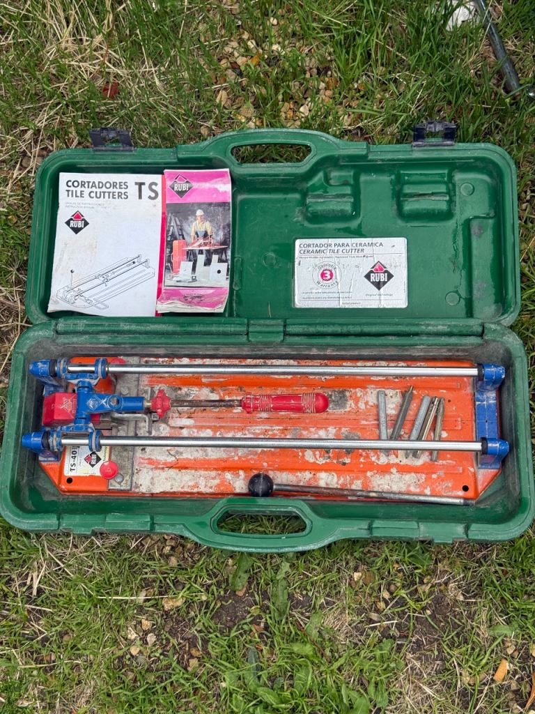 Rubi TS-40 Tile Cutter with Case and Accessories