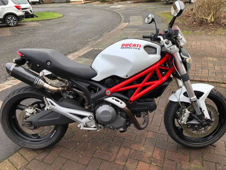DUCATI MONSTER 696 +
