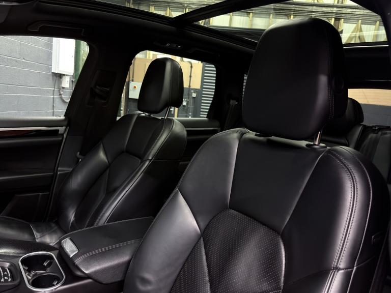 PORSCHE CAYENNE 3.0 V6 E-Hybrid S Platinum Edition 2017