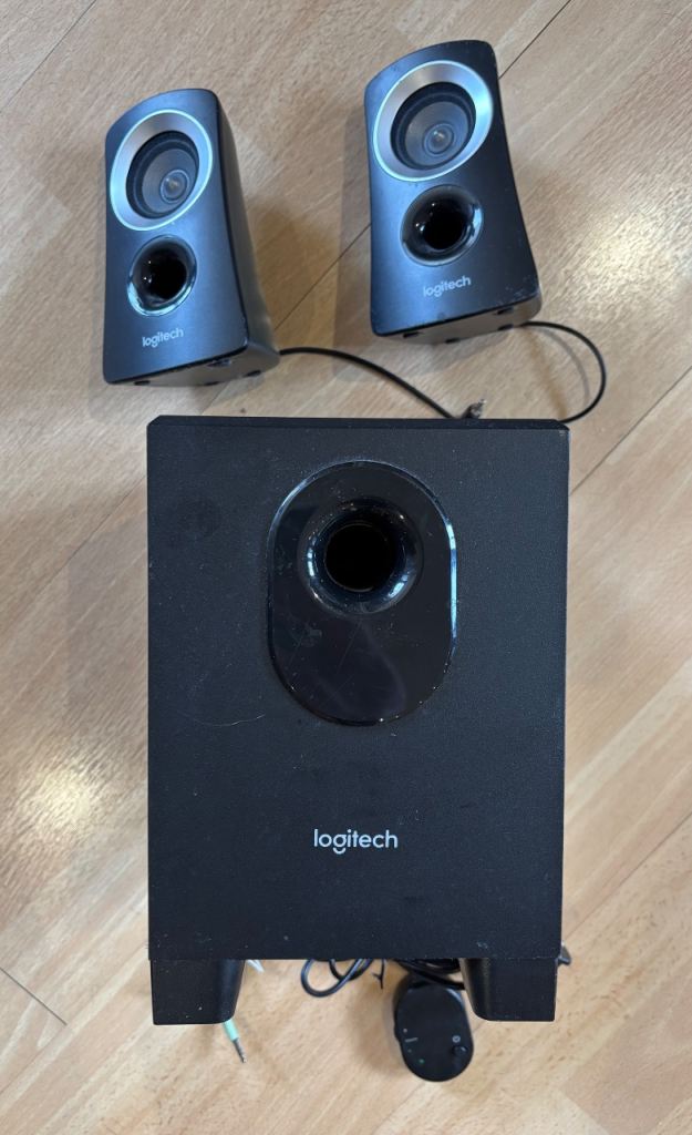 Logitech Z313 speaker system 