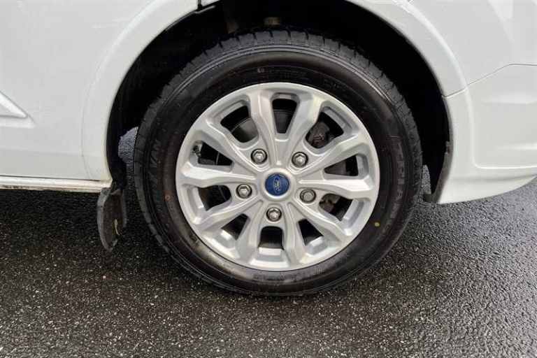 2022 Ford Tourneo Custom L2 320 Titanium 2.0 Diesel Automatic Start/Stop (130ps) Minibus Diesel A...