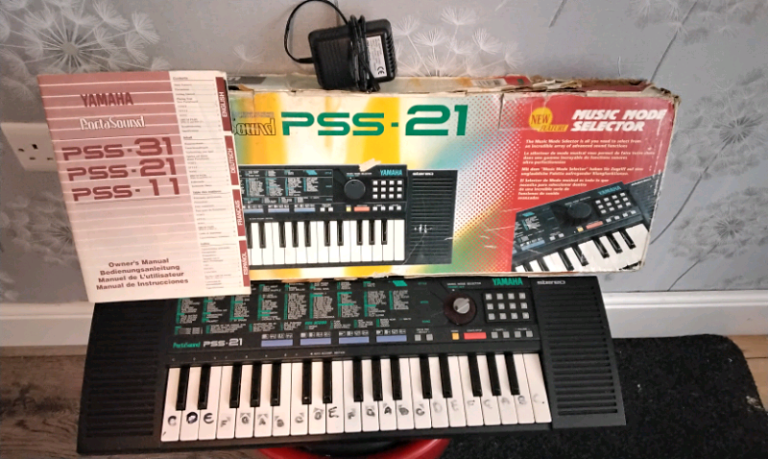 Yamaha portasound keyboard pss 21 boxed cool