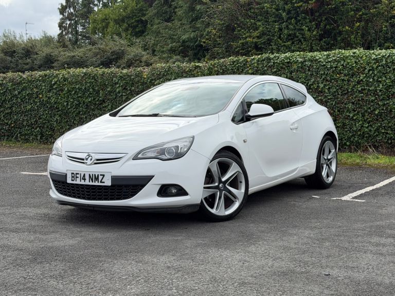 2014 Vauxhall Astra GTC 1.7 CDTi | 82k | 20” Alloys | Full Leather | £30 Tax
