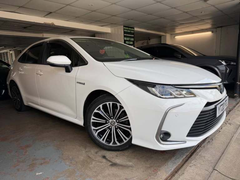 Toyota Corolla 1.8 VVT-h Design CVT Euro 6 (s/s) 4dr Petrol/Electric Hybrid Automatic