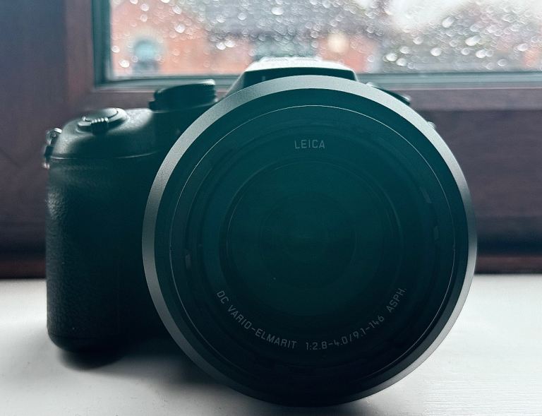 image for Panasonic LUMIX DMC-FZ1000 20.1 MP Bridge Digital Camera - Black