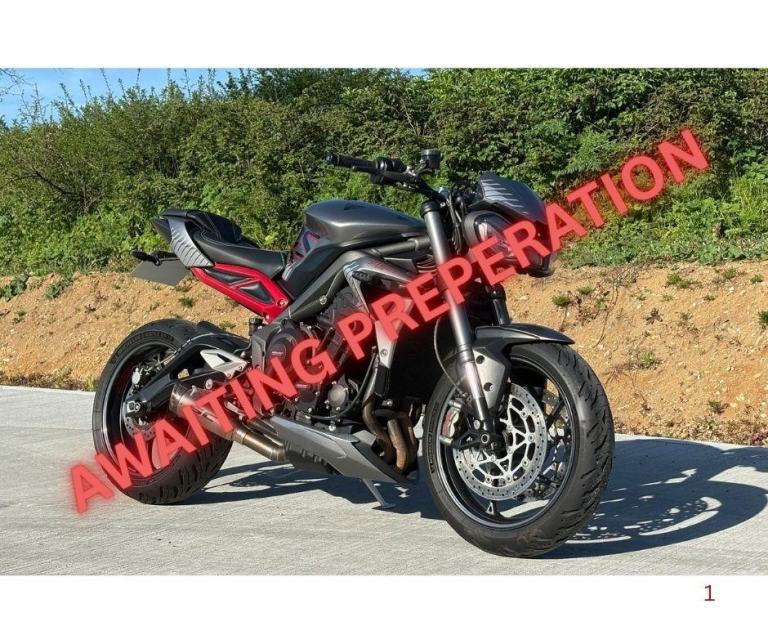 Triumph Street Triple RS 
