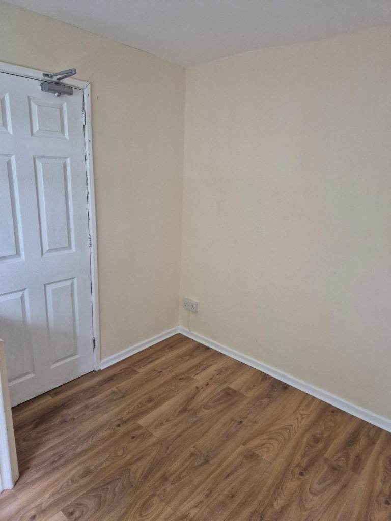 3 Bedrooms House to Let in SN3 2QJ 