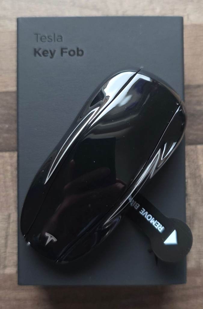 Tesla Model 3/Y Genuine Brand New Boxed Key Fob 1819445-00-B