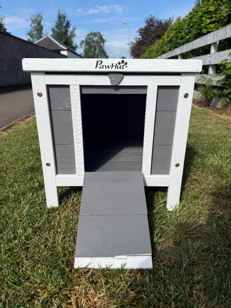 Used PawHut Wooden Rabbit/Guinea pig House