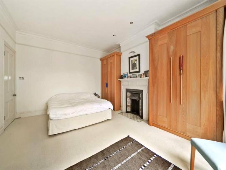    🏚️ 🌞 AMAZING ROOM IN WHITECHAPEL 🏚️ AVAILABLE
