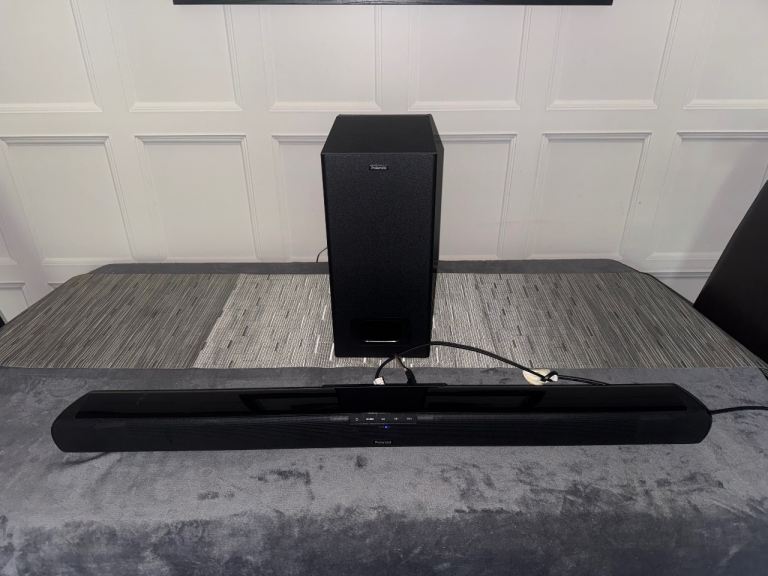 Polaroid Wireless Bluetooth Soundbar & Subwoofer – Model PLA19SB001A – Great Condition