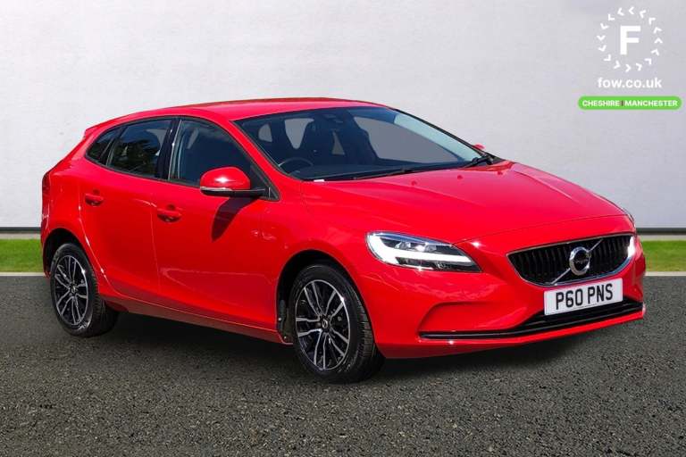 2018 Volvo V40 T2 [122] Momentum Nav Plus 5dr Hatchback PETROL Manual