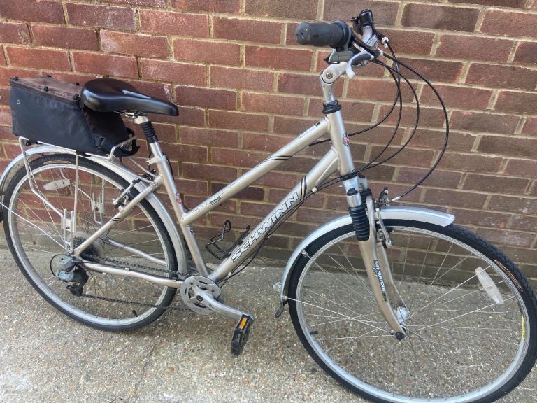 Bike Ladies Step Through Schwinn Voyageur Hybrid Bicycle 18 Speed
