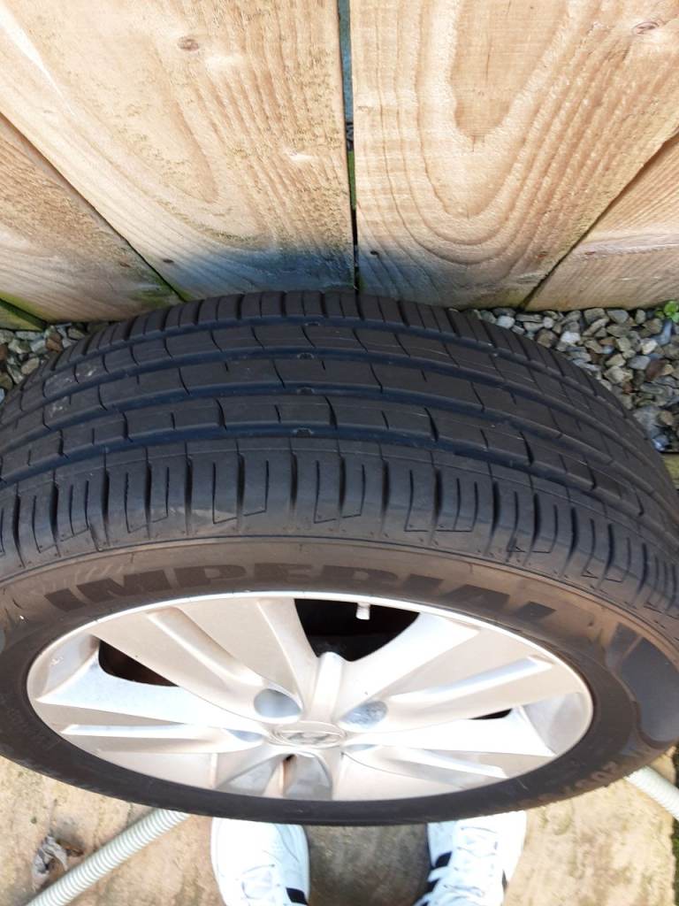 Hyundia ix20  alloy wheels and tyres  