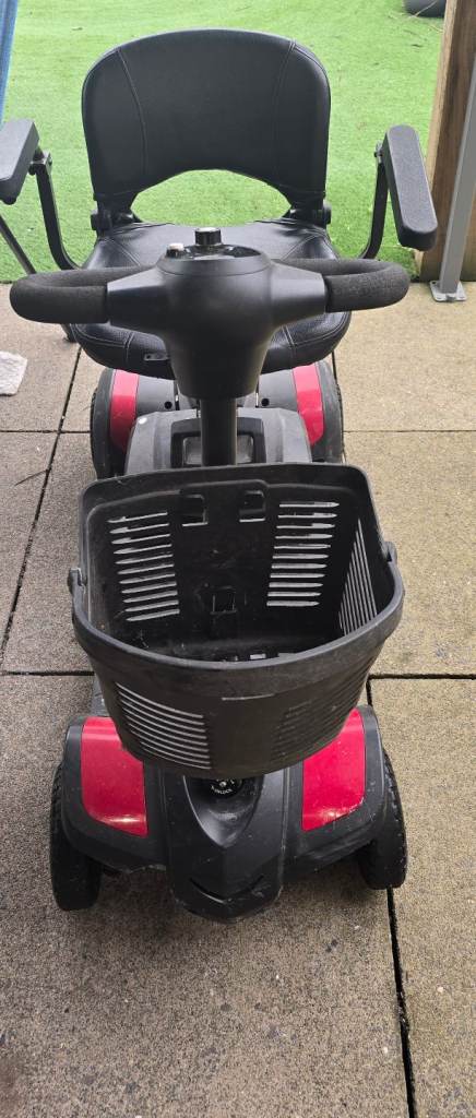 Mobility scooter breaks down to go in boot